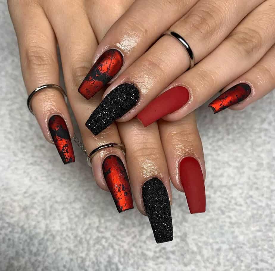 red and black nails design