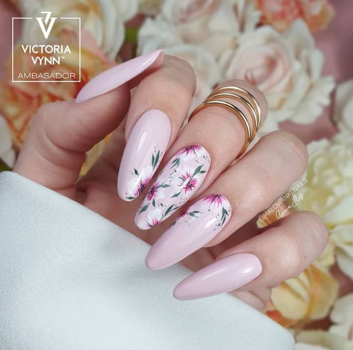 flower nails