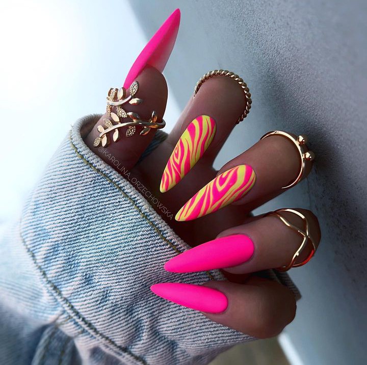 10 Bright Neon Pink Nails Design To Recreate - Emerlyn Closet