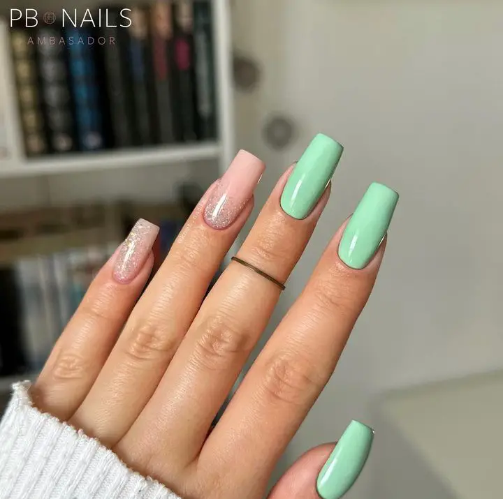 green nails design