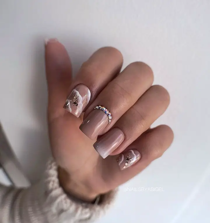 aesthetic fall nails
