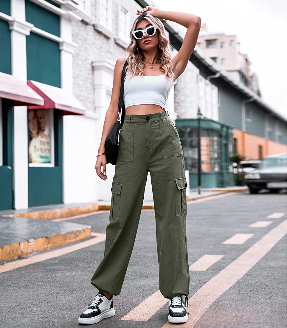 25+ Cargo Pants Outfit To Dress Up As Needed - Emerlyn Closet